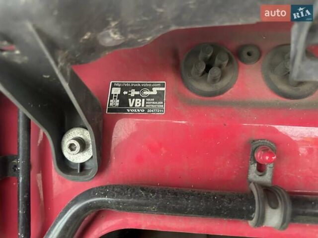 Красный Вольво FH 13, объемом двигателя 0 л и пробегом 620 тыс. км за 23999 $, фото 17 на Automoto.ua