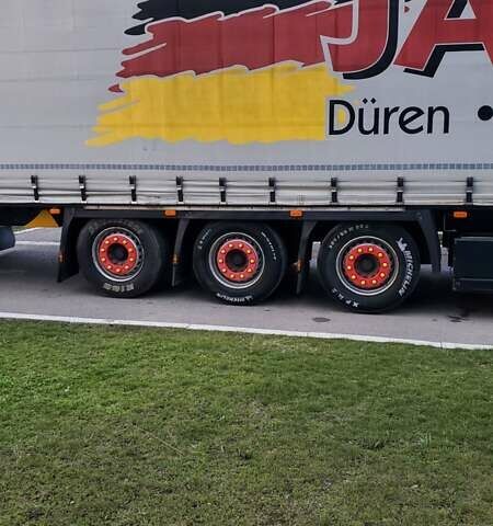 Красный Вольво FH 13, объемом двигателя 12.9 л и пробегом 825 тыс. км за 43000 $, фото 5 на Automoto.ua