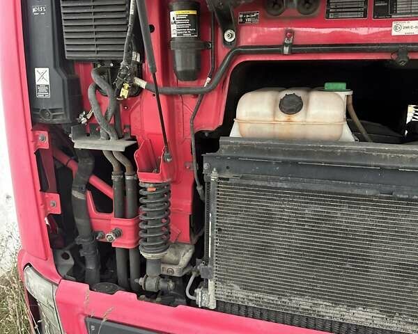 Красный Вольво FH 13, объемом двигателя 0 л и пробегом 620 тыс. км за 23999 $, фото 11 на Automoto.ua