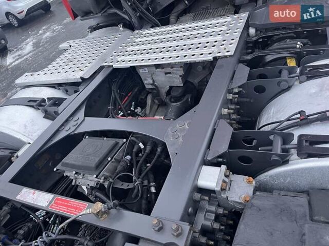 Червоний Вольво FH 13, об'ємом двигуна 0 л та пробігом 780 тис. км за 35500 $, фото 9 на Automoto.ua