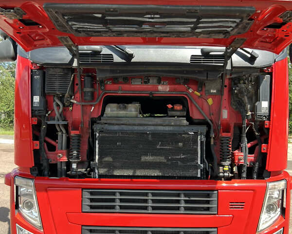 Красный Вольво FH 13, объемом двигателя 12.8 л и пробегом 1 тыс. км за 21000 $, фото 14 на Automoto.ua