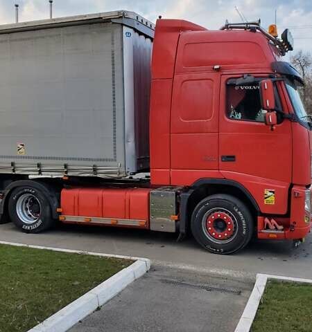 Красный Вольво FH 13, объемом двигателя 12.9 л и пробегом 825 тыс. км за 43000 $, фото 2 на Automoto.ua