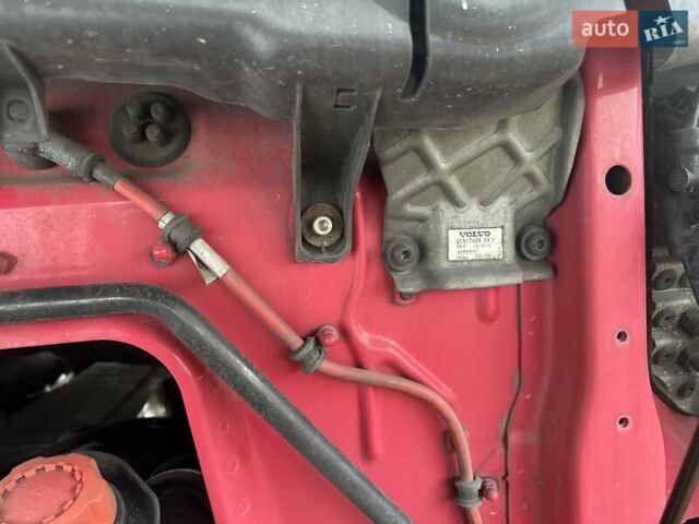 Красный Вольво FH 13, объемом двигателя 0 л и пробегом 620 тыс. км за 23999 $, фото 14 на Automoto.ua
