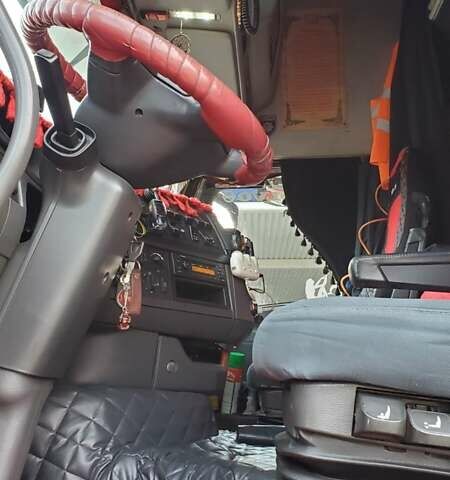 Красный Вольво FH 13, объемом двигателя 12.9 л и пробегом 825 тыс. км за 43000 $, фото 23 на Automoto.ua