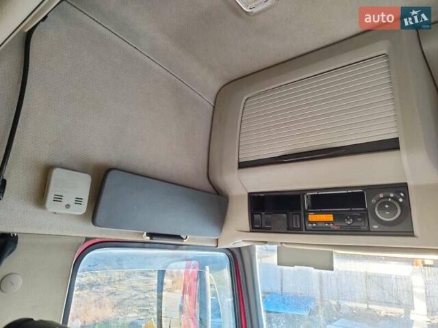 Красный Вольво FH 13, объемом двигателя 12.78 л и пробегом 80 тыс. км за 25000 $, фото 10 на Automoto.ua