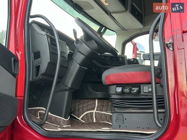 Красный Вольво FH 13, объемом двигателя 12 л и пробегом 866 тыс. км за 27999 $, фото 30 на Automoto.ua