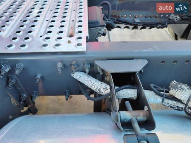 Красный Вольво FH 13, объемом двигателя 12.78 л и пробегом 80 тыс. км за 25000 $, фото 7 на Automoto.ua