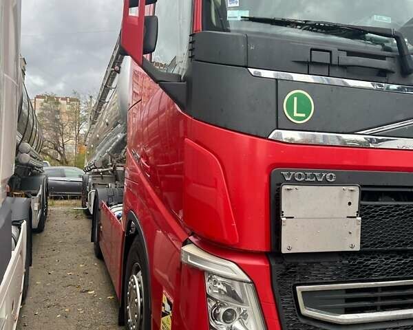 Красный Вольво FH 13, объемом двигателя 12.9 л и пробегом 957 тыс. км за 32000 $, фото 8 на Automoto.ua