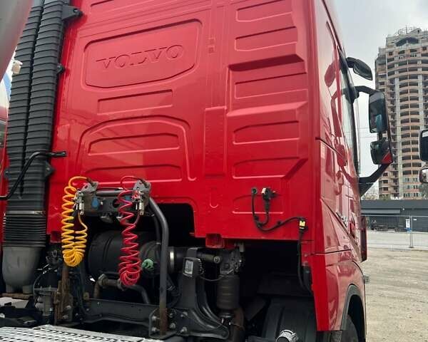 Красный Вольво FH 13, объемом двигателя 12.9 л и пробегом 957 тыс. км за 32000 $, фото 15 на Automoto.ua