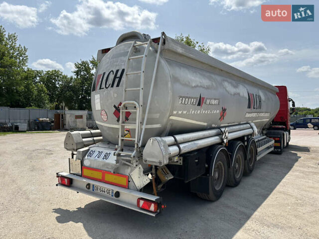 Красный Вольво FH 13, объемом двигателя 12.9 л и пробегом 812 тыс. км за 34900 $, фото 11 на Automoto.ua