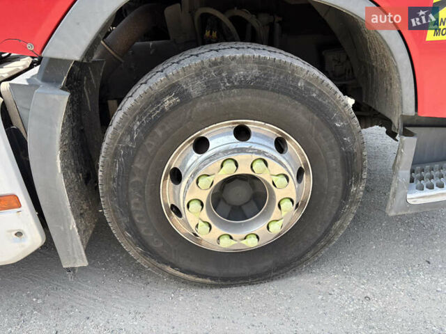 Красный Вольво FH 13, объемом двигателя 12.9 л и пробегом 813 тыс. км за 33900 $, фото 14 на Automoto.ua