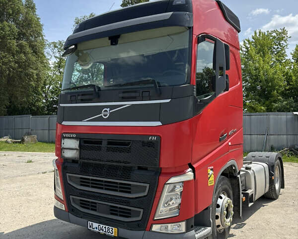 Красный Вольво FH 13, объемом двигателя 12.9 л и пробегом 813 тыс. км за 33900 $, фото 2 на Automoto.ua