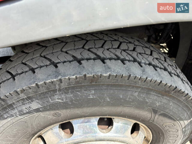 Красный Вольво FH 13, объемом двигателя 12.9 л и пробегом 813 тыс. км за 33900 $, фото 4 на Automoto.ua