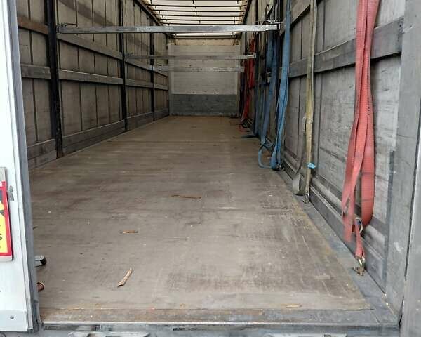 Красный Вольво FH 13, объемом двигателя 12.78 л и пробегом 150 тыс. км за 27000 $, фото 25 на Automoto.ua