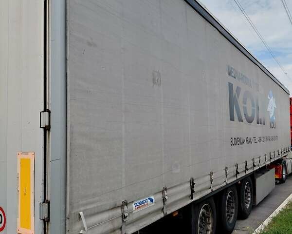 Красный Вольво FH 13, объемом двигателя 12.78 л и пробегом 150 тыс. км за 27000 $, фото 12 на Automoto.ua