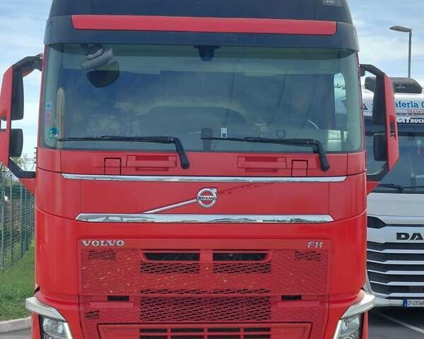 Красный Вольво FH 13, объемом двигателя 12.78 л и пробегом 150 тыс. км за 27000 $, фото 6 на Automoto.ua