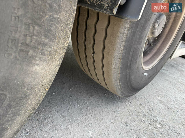 Красный Вольво FH 13, объемом двигателя 12.9 л и пробегом 812 тыс. км за 34900 $, фото 9 на Automoto.ua