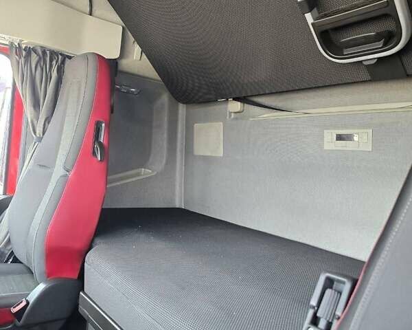 Красный Вольво FH 13, объемом двигателя 12.9 л и пробегом 710 тыс. км за 55000 $, фото 23 на Automoto.ua