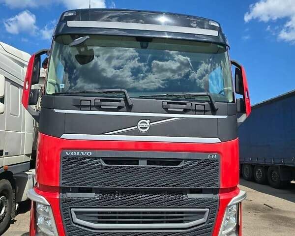 Красный Вольво FH 13, объемом двигателя 12.9 л и пробегом 710 тыс. км за 55000 $, фото 2 на Automoto.ua