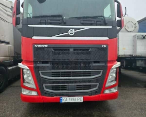 Красный Вольво FH 13, объемом двигателя 12.9 л и пробегом 710 тыс. км за 55000 $, фото 3 на Automoto.ua