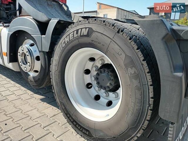 Красный Вольво FH 13, объемом двигателя 12.9 л и пробегом 516 тыс. км за 61331 $, фото 26 на Automoto.ua