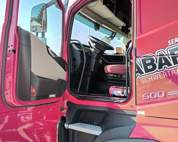 Красный Вольво FH 13, объемом двигателя 12.9 л и пробегом 516 тыс. км за 61331 $, фото 13 на Automoto.ua