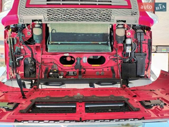 Красный Вольво FH 13, объемом двигателя 12.9 л и пробегом 516 тыс. км за 61331 $, фото 14 на Automoto.ua