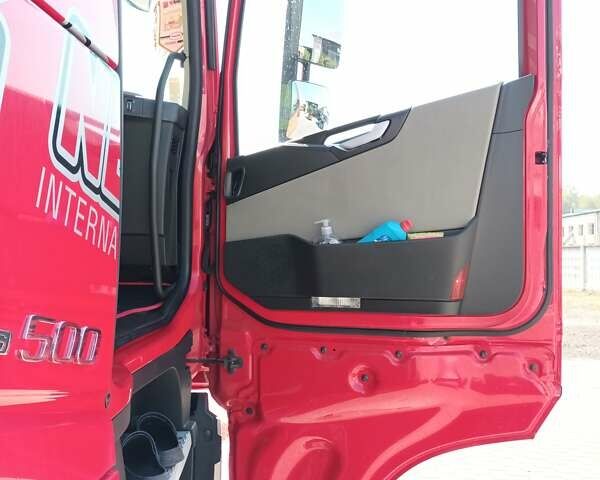 Красный Вольво FH 13, объемом двигателя 12.9 л и пробегом 516 тыс. км за 61331 $, фото 22 на Automoto.ua