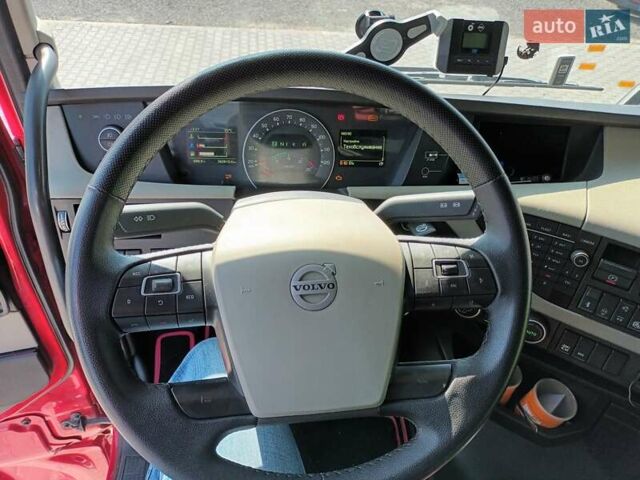 Красный Вольво FH 13, объемом двигателя 12.9 л и пробегом 516 тыс. км за 61331 $, фото 21 на Automoto.ua