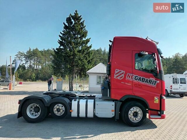 Красный Вольво FH 13, объемом двигателя 12.9 л и пробегом 516 тыс. км за 61331 $, фото 2 на Automoto.ua