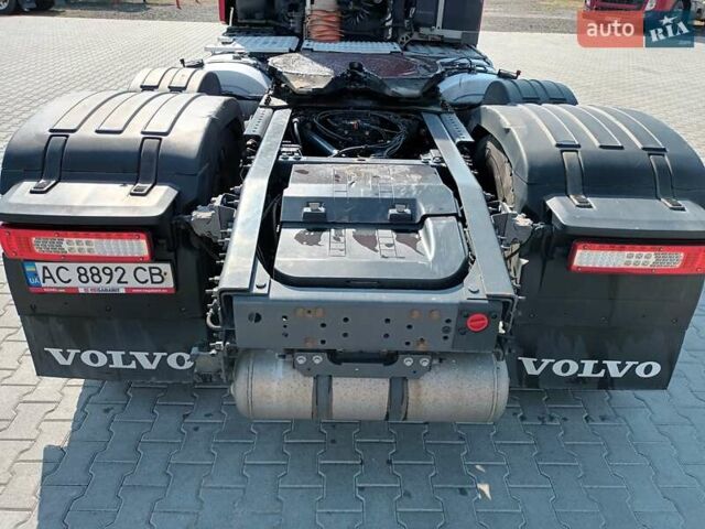 Красный Вольво FH 13, объемом двигателя 12.9 л и пробегом 516 тыс. км за 61331 $, фото 4 на Automoto.ua