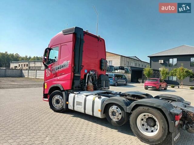 Красный Вольво FH 13, объемом двигателя 12.9 л и пробегом 516 тыс. км за 61331 $, фото 5 на Automoto.ua