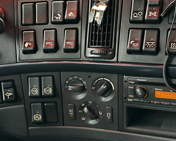 Вольво FH 13, об'ємом двигуна 12.9 л та пробігом 300 тис. км за 66000 $, фото 96 на Automoto.ua