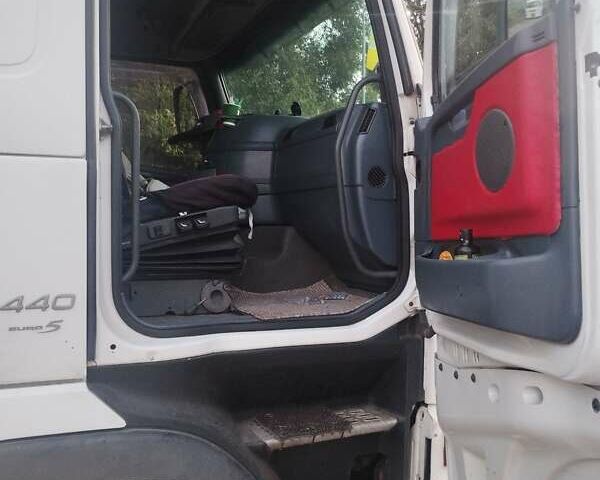 Вольво FH 13, объемом двигателя 0 л и пробегом 2 тыс. км за 10000 $, фото 2 на Automoto.ua