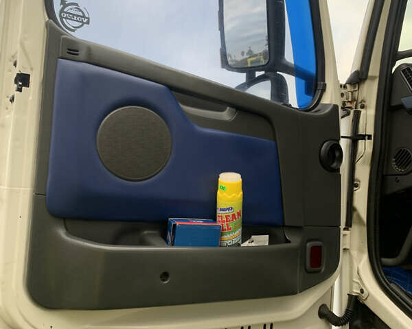 Вольво FH 13, объемом двигателя 0 л и пробегом 1 тыс. км за 28000 $, фото 12 на Automoto.ua