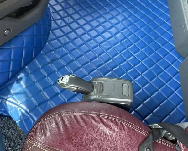 Вольво FH 13, объемом двигателя 0 л и пробегом 1000 тыс. км за 22500 $, фото 11 на Automoto.ua