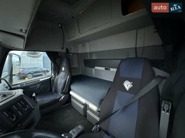 Вольво FH 13, объемом двигателя 0 л и пробегом 700 тыс. км за 30500 $, фото 16 на Automoto.ua