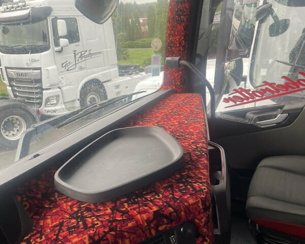 Вольво FH 13, объемом двигателя 0 л и пробегом 700 тыс. км за 40555 $, фото 6 на Automoto.ua