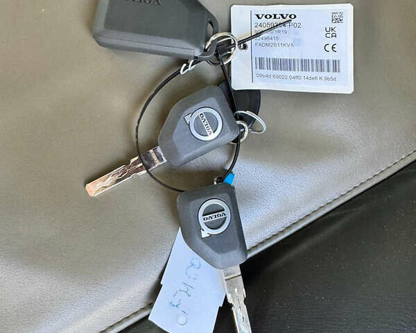 Вольво FH 13, объемом двигателя 0 л и пробегом 400 тыс. км за 99000 $, фото 13 на Automoto.ua