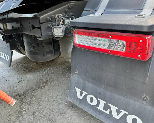 Вольво FH 13, объемом двигателя 0 л и пробегом 400 тыс. км за 99000 $, фото 4 на Automoto.ua