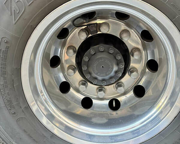 Вольво FH 13, объемом двигателя 0 л и пробегом 400 тыс. км за 99000 $, фото 5 на Automoto.ua