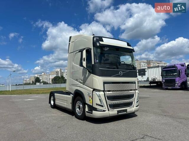 Вольво FH 13, объемом двигателя 0 л и пробегом 377 тыс. км за 102000 $, фото 2 на Automoto.ua