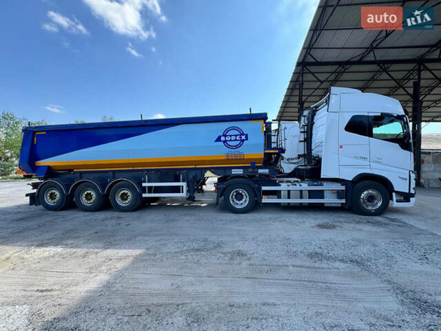 Вольво FH 13, объемом двигателя 0 л и пробегом 400 тыс. км за 99000 $, фото 2 на Automoto.ua