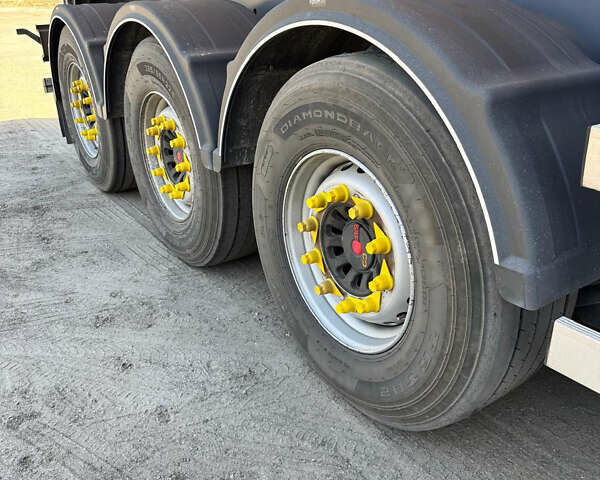 Вольво FH 13, объемом двигателя 0 л и пробегом 400 тыс. км за 99000 $, фото 22 на Automoto.ua