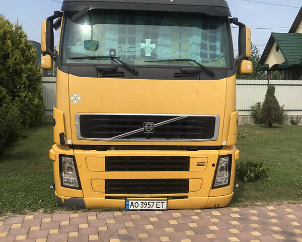 Желтый Вольво FH 13, объемом двигателя 12.78 л и пробегом 1 тыс. км за 11500 $, фото 1 на Automoto.ua
