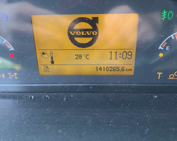 Желтый Вольво FH 13, объемом двигателя 12.78 л и пробегом 410 тыс. км за 14000 $, фото 15 на Automoto.ua