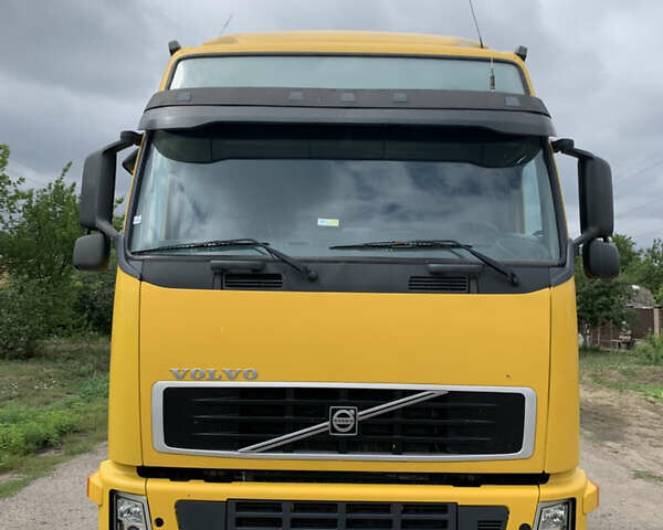 Желтый Вольво FH 13, объемом двигателя 12.78 л и пробегом 410 тыс. км за 14000 $, фото 5 на Automoto.ua