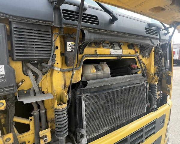 Жовтий Вольво FH 13, об'ємом двигуна 12.6 л та пробігом 1 тис. км за 10800 $, фото 4 на Automoto.ua