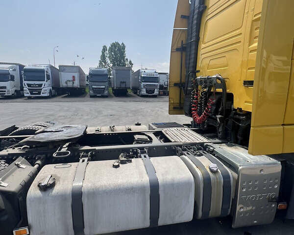 Жовтий Вольво FH 13, об'ємом двигуна 12.6 л та пробігом 1 тис. км за 10800 $, фото 3 на Automoto.ua