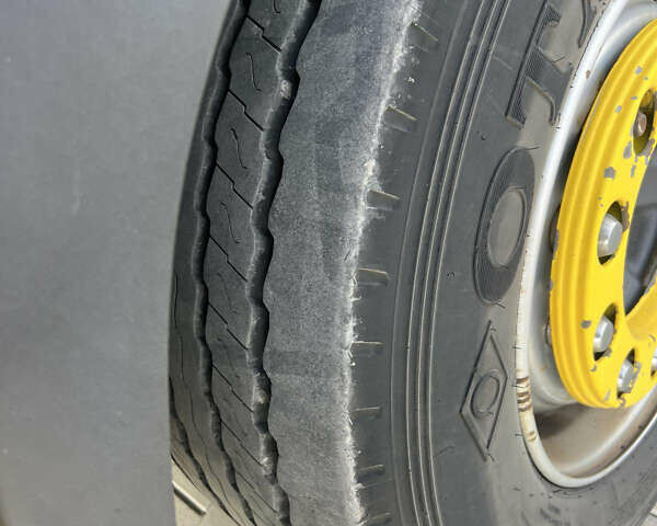Желтый Вольво FH 13, объемом двигателя 12.9 л и пробегом 1 тыс. км за 17000 $, фото 9 на Automoto.ua